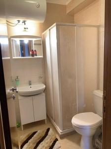 Elegant Two Bedroom Apartment - Top Location