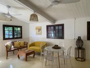 La Case Creole relookée, 2 chambres, plein centre-ville - Rivière