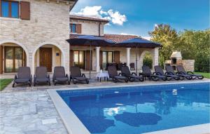 Beautiful Home In Turcic With Wifi