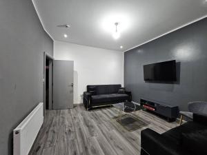 Landcross Co-living - Private Room Self-cater