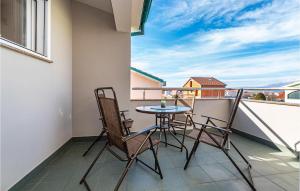 1 Bedroom Nice Apartment In Razanac 