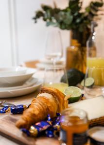 Arctic Honey City Suite