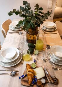 Arctic Honey City Suite