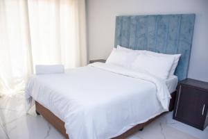 Lowin Suites-One-Bed Apartments