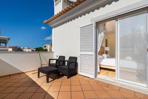 Captivating Villa 600M to Vau Beach