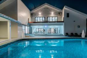 T M L- Grand Villa 6 Bedroom 8 Bathroom