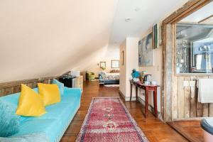 Luxurious sky loft with giant soaker tub, steam room, views