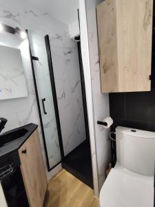 Appartements Studio Le Charentais - logement de vacances 4 personnes bord de mer : photos des chambres