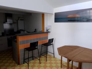 Maisons de vacances Maison avec jardin clos, vue sur mer depuis falaise : photos des chambres