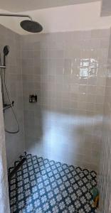 Grande maison vue mer méditerranée en Provence