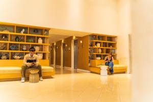 RHolistay Azure North KING SIZE BED & Wave POOL