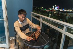 RHolistay Azure North KING SIZE BED & Wave POOL