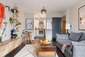 Modern apartment in East End