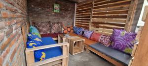 Taefoo Homestay - Brussels Room Free Wifi, Air Conditioner & Shared Baths Cool & Cozy