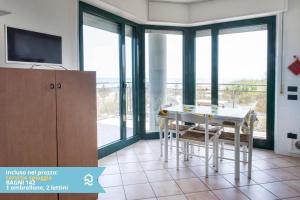 Senigallia, bilocale sul mare con spiaggia inclusa - SE001