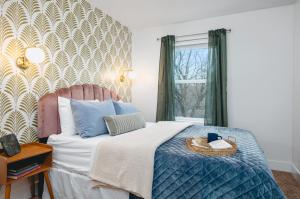 NEW Ivy House 3BR Townhome Downtown Beaches Wineries