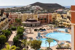 EMILIA - Los Cristianos, heated pool, spacious terrace, fibre net, tv channels - Chayofa