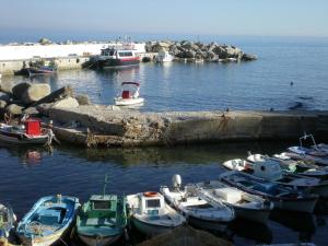 Zacharoula Rooms Ikaria Greece