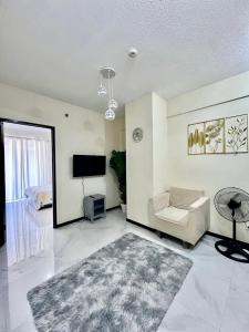 Davao Downtown Condo With Pool Access