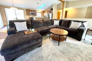 Valley View Home with Game Room, & Exclusive Beach & Pool Access