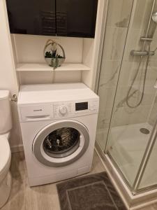 Appartements Faubourg des voyageurs 4 - Studio climatise 2 personnes - proche axe autoroute : photos des chambres