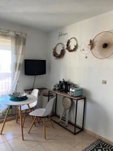 Appartement Cosy, au pied de la plage du Grazel.