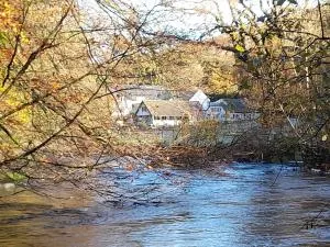 Badgers Holt Riverside House - 阿什伯顿