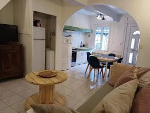 Le Terminus, Proche gare et centre-ville - Назель