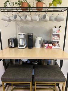 Family Fun! 5 King Beds-Hot Tub-Fire Pit-Ski-Hike