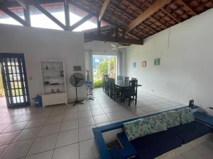 Aconchegante casa a 500 m da praia!