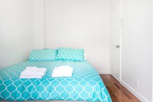 Amazing three bedroom Apartment in Central Montreal facing a park