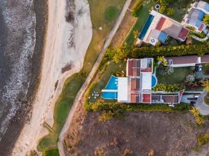 Casa Brisa Luxury on The Beach