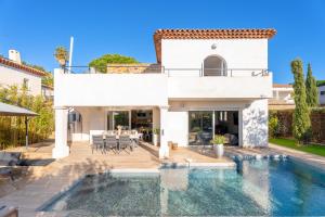 Villa avec piscine - confort et tranquillité
