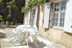 Appartements Appartement charmant a Rouffilhac avec vue sur jardin : photos des chambres