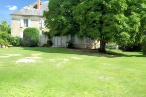 Appartements Appartement charmant a Rouffilhac avec vue sur jardin : photos des chambres