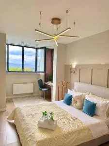 Шикарная уютная квартира - телевизор напротив кровати - Kamenka