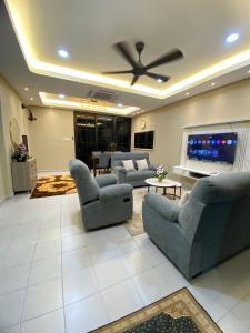 SA Bella Homestay 4R3BR 13PAX