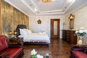 Luxurious Villa with Huge Garden, Terrace & Outdoor Space