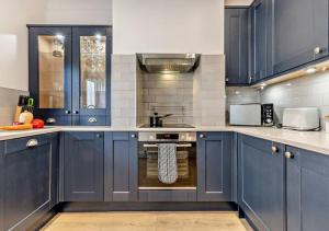 Luxury Cromer cottage with hot tub & log burner in Town