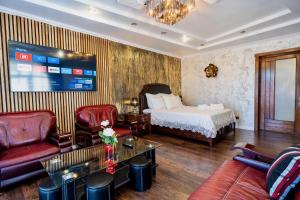 High-end 3BR Apartment - Private Garden, Terrace & BBQ