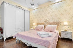 High-end 3BR Apartment - Private Garden, Terrace & BBQ