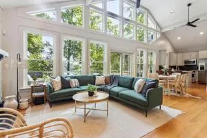 Lanier Landing - Private Dock Hot Tub Game Room - 盖恩斯维尔