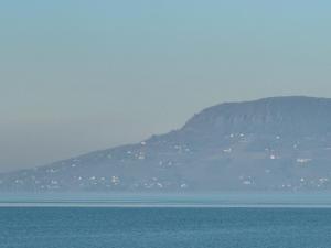 BALATON A KERTBEN - BALATON IN THE GARDEN - Beachfront houses with beautiful view, private beach