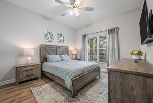 PP8962 - 4 Bedrooms w Pool & Resort Access