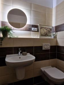 Spirit of Corvin Apartment - Fast airport access 15-20 minutes by taxi