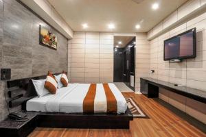 Hotel The Tirath view