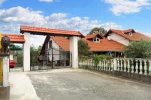 Idyllic House in Kutina with Enclosed Garden