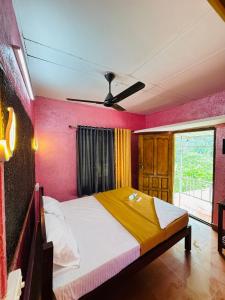 Greenwoods Munnar Unmarried Allowed