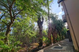 Cozy 3-Bedroom Apartment with Pool and Wildlife Views in Flic en Flac