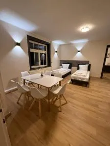 CROWN LIVING Villa Blumenau Studios, SmartTV, Parkplatz - Widnau